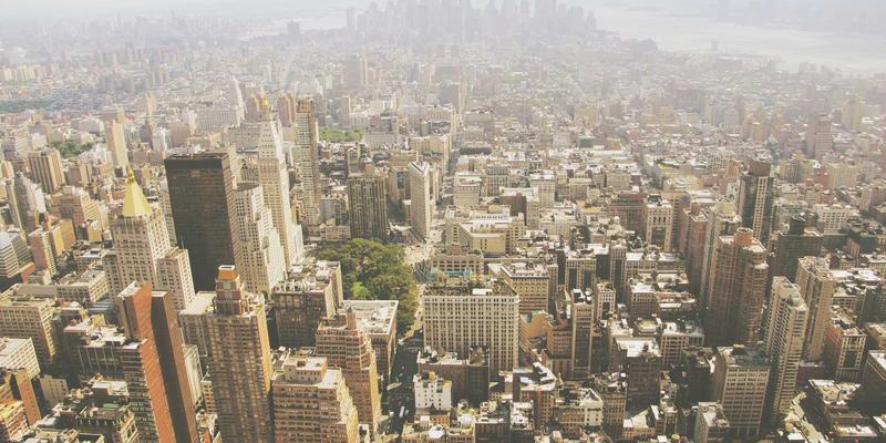 赛博朋克时代的编程博客变现指南：广告、订阅、咨询与数字产品组合策略