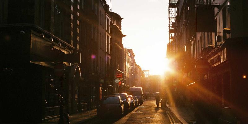 赛博朋克时代的网络安全：人工智能如何重塑攻防战场